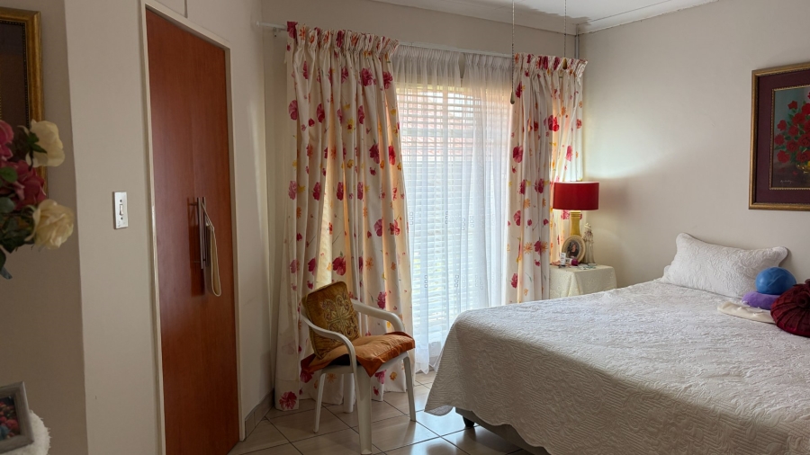 2 Bedroom Property for Sale in Miederpark North West